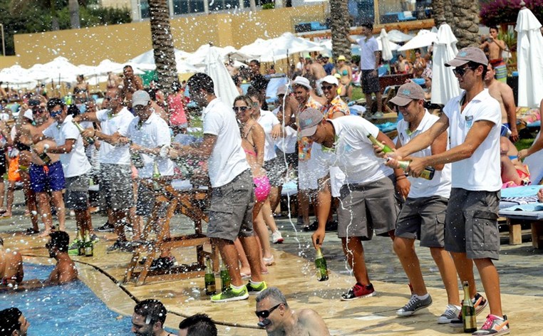 Champagne Showers at Cyan